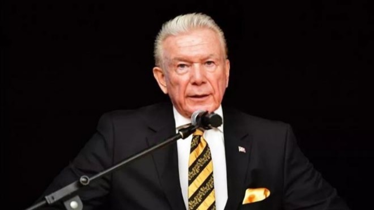 Deneyimli gazeteci Uğur Dündar, 13 yıldır sürdürdüğü Sözcü Gazetesi ve Sözcü TV görevine son verdiğini bir köşe yazısıyla ilan etti