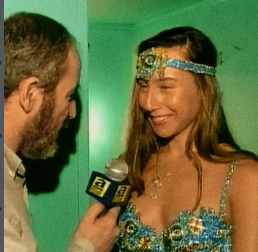 Türk oryantal dünyasının tartışmasız en ikonik isimlerinden biri olan Asena,