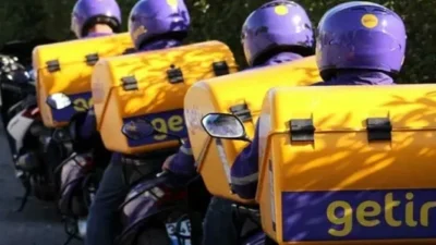 İstanbul'da etkisini artırarak devam eden kuvvetli lodos ve fırtına, günlük