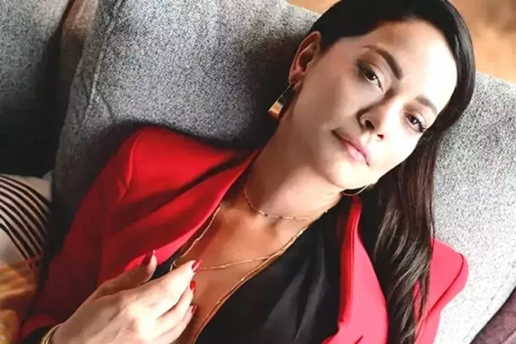 Tiyatrodan sinemaya, dizilerden sahne performanslarına kadar birçok alanda başarılı yapımlarda