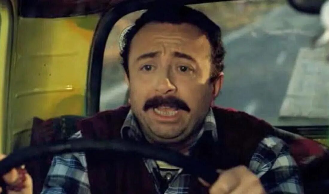 2012 yapımı Sağ Salim filmi, hem absürt mizahıyla hem de