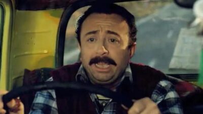 2012 yapımı Sağ Salim filmi, hem absürt mizahıyla hem de