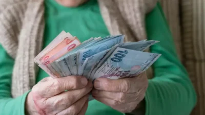 Türkiye’de milyonlarca emeklinin beklediği zam haberi geldi. TBMM’ye sunulan yeni