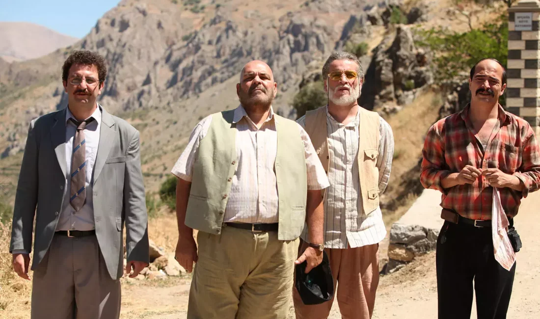 Türk sinemasının unutulmaz komedileri arasında yer alan Düğün Dernek, 2013