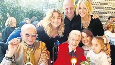 Türk tiyatrosunun yaşayan efsanelerinden Haldun Dormen, sevenlerini endişelendiren bir haberle