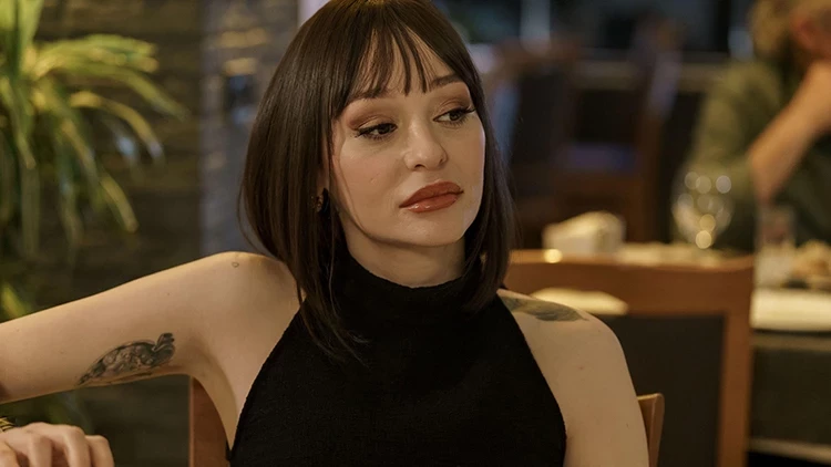 Türkiye’nin son dönemde dikkat çeken sanatçılarından biri olan Alya Şahinler,