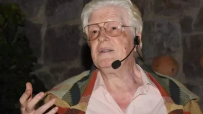 Yeşilçam sinemasının unutulmaz jönlerinden biri olan İzzet Günay, 1950’li yıllardan