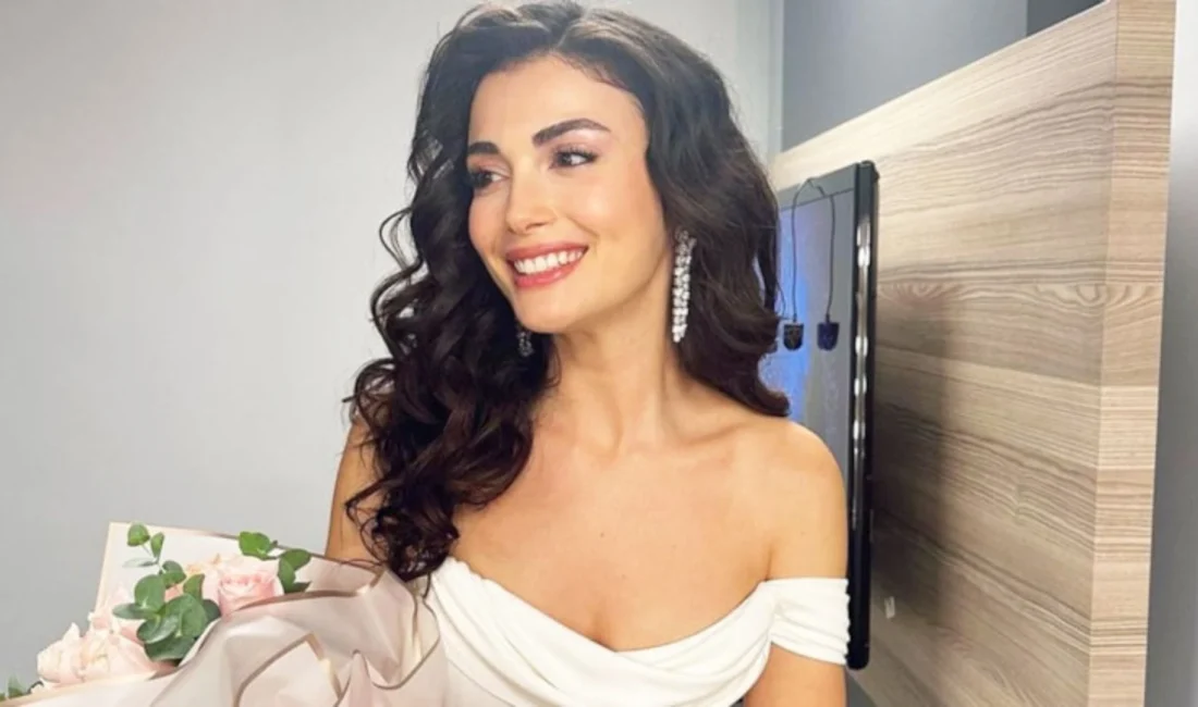 2023 Altın Kelebek Ödülleri gecesinde “Yıldızı Parlayanlar” kategorisinde adını yıldızlar