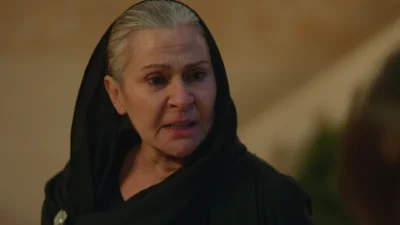 Uzak Şehir dizisinin Sadakat’i Gonca Cilasun, başarılı oyunculuğu ve etkileyici