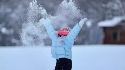 Yeni yıla karla giren Türkiye’de, İstanbul başta olmak üzere birçok