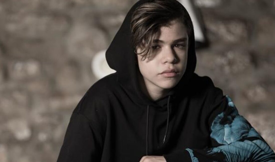Türkiye’nin genç müzik ve oyunculuk yeteneklerinden Alper Erözer, 9 Temmuz
