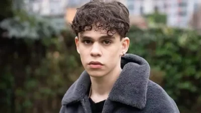 Türk pop ve rap sahnesinin genç yeteneklerinden biri olan Alper