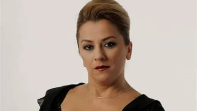 Türk televizyon ve tiyatro dünyasının sevilen simalarından Ayşen Sezerel, hem