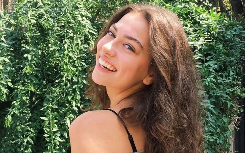 İsthaberleri’nin haberine göre, küçük yaşta oyunculuğa adım atan ve kısa