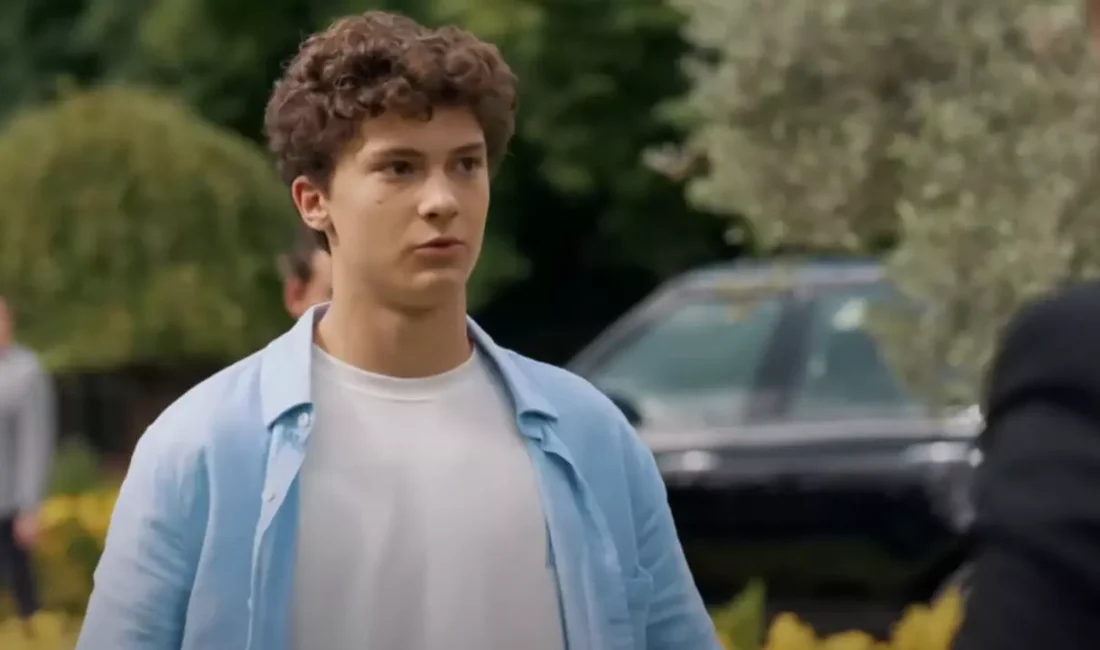 Genç yaşına rağmen dikkat çeken projelere imza atan oyuncu Çağan