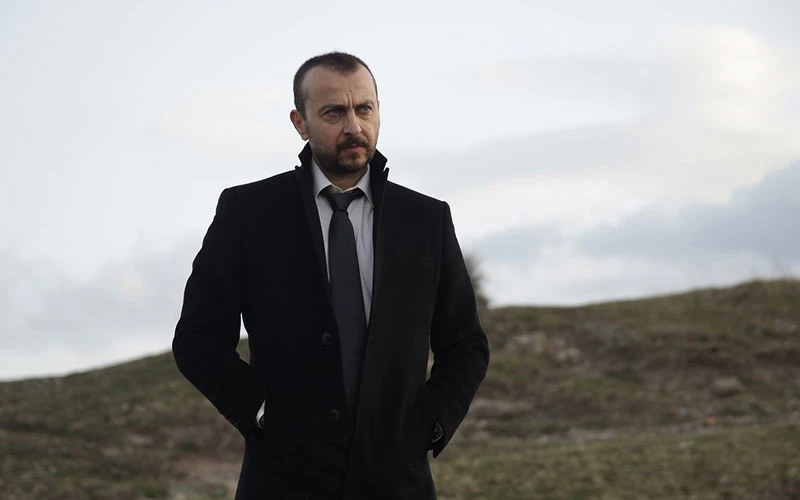 Türk televizyon ve sinema dünyasının sevilen ismi Ali Atay, hem