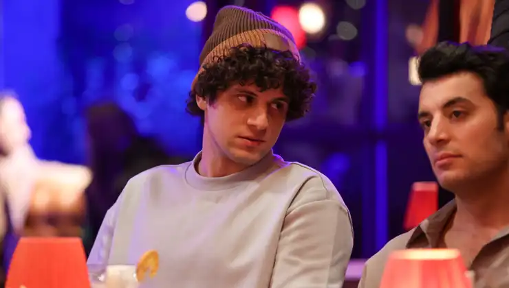 Son dönemlerin en çok konuşulan dizilerinden biri olan Bahar: Uyanmaya