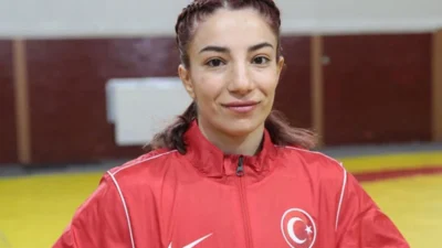 Türk kadın güreşinin yaşayan efsanesi Evin Demirhan Yavuz, spor tarihinde