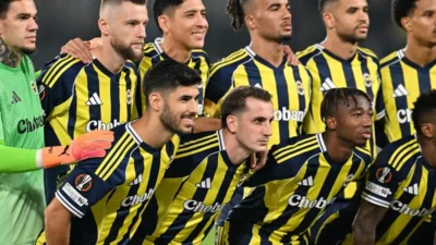  Fenerbahçe, zorlu Alanyaspor deplasmanı öncesinde kamp kadrosunu açıklarken, sarı-lacivertli camiaya