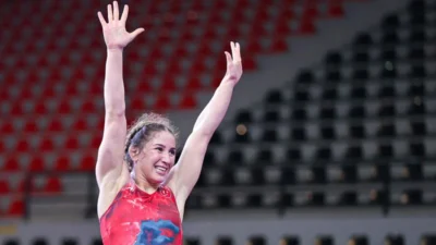 Türk kadın güreşinin yükselen yıldızı Zeynep Yetgil, henüz genç yaşına