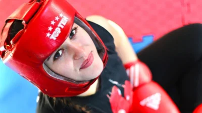 İsthaberler’in haberine göre, Türk boksunun “demir yumruğu” olarak bilinen Esra