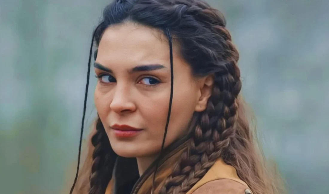 Son dönemin en popüler Türk oyuncularından biri olan Ebru Şahin,