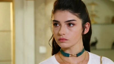 İnci Taneleri dizisindeki “Dilber” rolüyle yeniden gündeme gelen Hazar Ergüçlü,