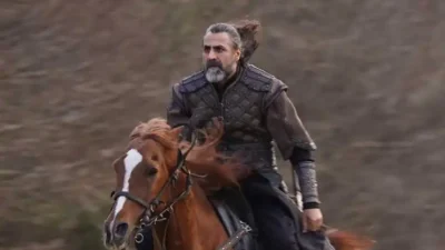 “Kurtlar Vadisi”nin unutulmaz karakteri Abdülhey olarak hafızalara kazınan Kenan Çoban,