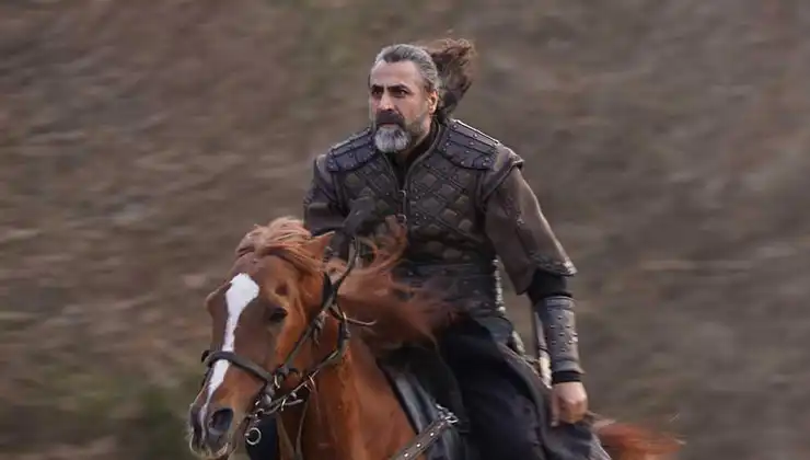 “Kurtlar Vadisi”nin unutulmaz karakteri Abdülhey olarak hafızalara kazınan Kenan Çoban,