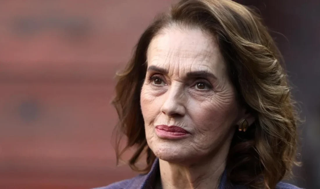 Türk sinemasının usta isimlerinden Nur Sürer, hem oyunculuk kariyeriyle hem