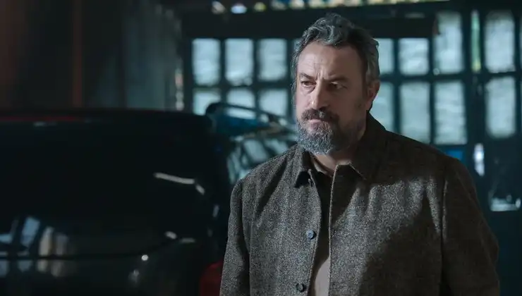 Türk dizi ve sinema dünyasının üretken isimlerinden biri olan Onur