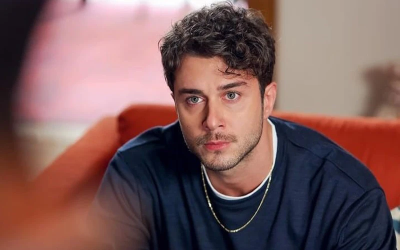 Kardeşlerim dizisinin Doruk karakteri ile ün kazanan genç oyuncu Onur