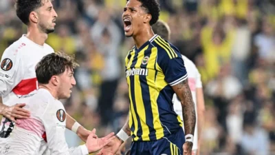 Fenerbahçe’de sezonun dikkat çeken isimlerinden biri olan Jayden Oosterwolde, dev