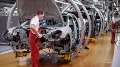 Dünyanın en prestijli otomobil markalarından Porsche, ABD’de milyonlarca sürücüyü ilgilendiren