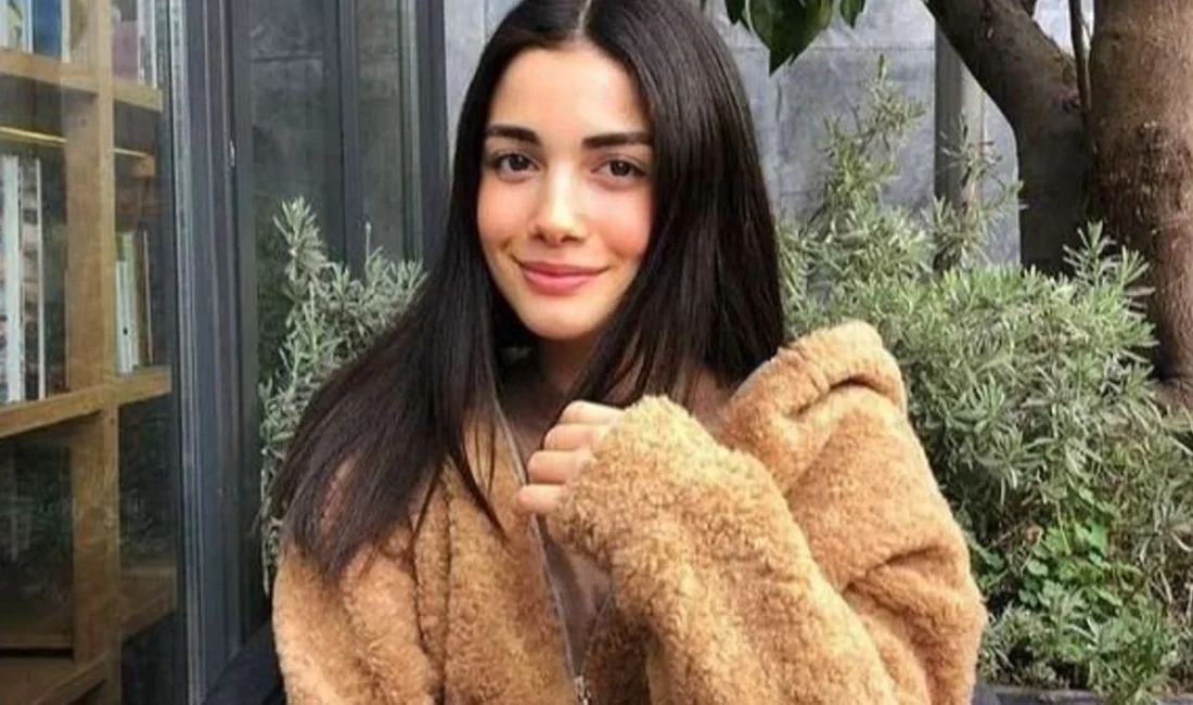 Son dönemde ATV’de yayınlanan Safir dizisindeki “Feraye” karakteriyle dikkatleri üzerine