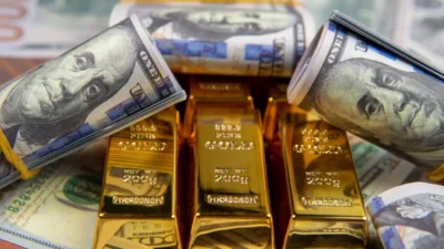 Yeni haftaya küresel piyasalar adeta yangın yerine dönerek başladı. Geçtiğimiz