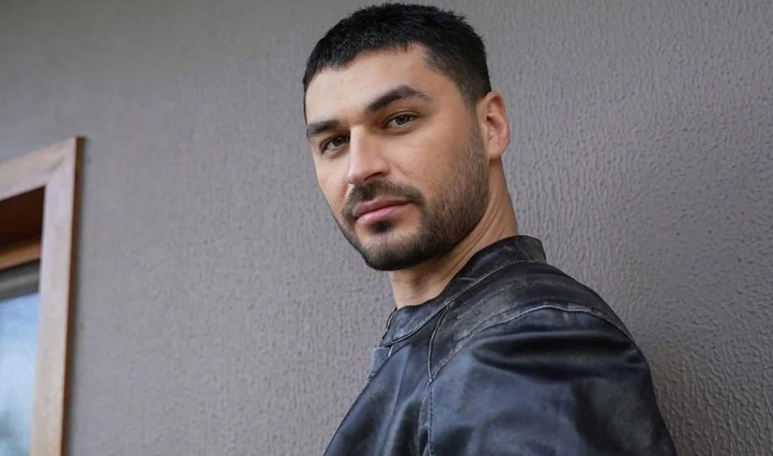 Gerek fiziksel görünümü gerekse önceki projelerdeki oyunculuğuyla merak konusu olan