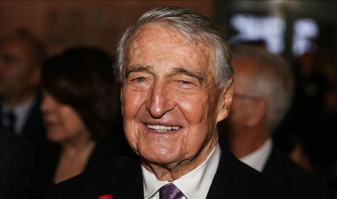 Türkiye’nin en köklü ailelerinden birinin temsilcisi, Koç Holding Onursal Başkanı