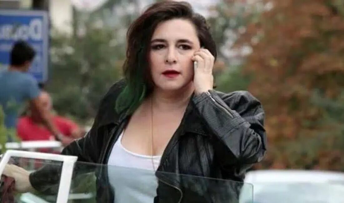 İsthaberleri’nin haberine göre, usta oyuncu Esra Dermancıoğlu’nun kızı Refia Dermancıoğlu,