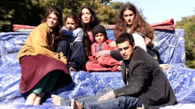 STAR TV ekranlarında izleyiciyle buluşmak için geri sayıma geçen Sahipsizler