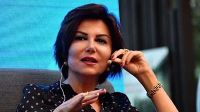 Gazeteci, televizyon programcısı ve akademisyen kimliğiyle tanınan Sedef Kabaş’ın gözaltına