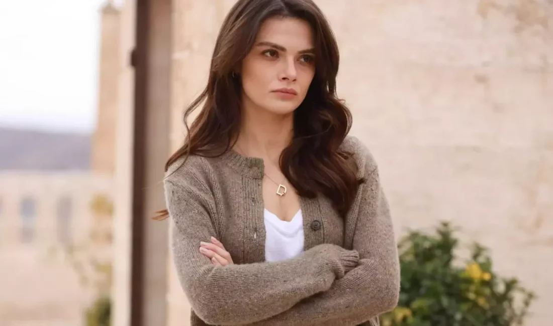 Uzak Şehir dizisinde canlandırdığı Alya karakteriyle son dönemde ekranların dikkat