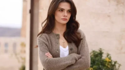 Uzak Şehir dizisinde canlandırdığı Alya karakteriyle son dönemde ekranların dikkat