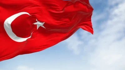 Pir Sultan Abdal’ın “Güzelsin Güzel” adlı şiirinde geçen ve halk