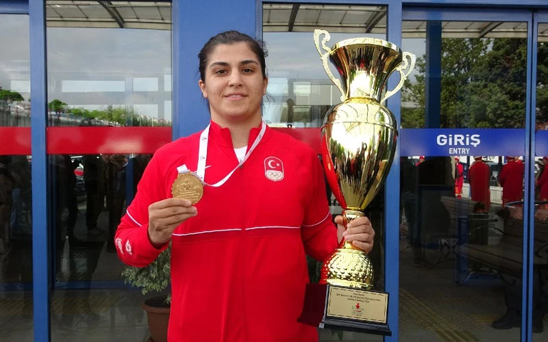 Türkiye’nin olimpiyat tarihindeki ilk ve tek kadın boks altın madalyasını