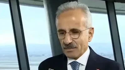 Ulaştırma ve Altyapı Bakanı Abdulkadir Uraloğlu’nun, Ankara Esenboğa Havalimanı ile