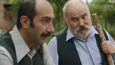 Türk sinema ve televizyon dünyasının tanınan isimlerinden Ali Tutal, evinde