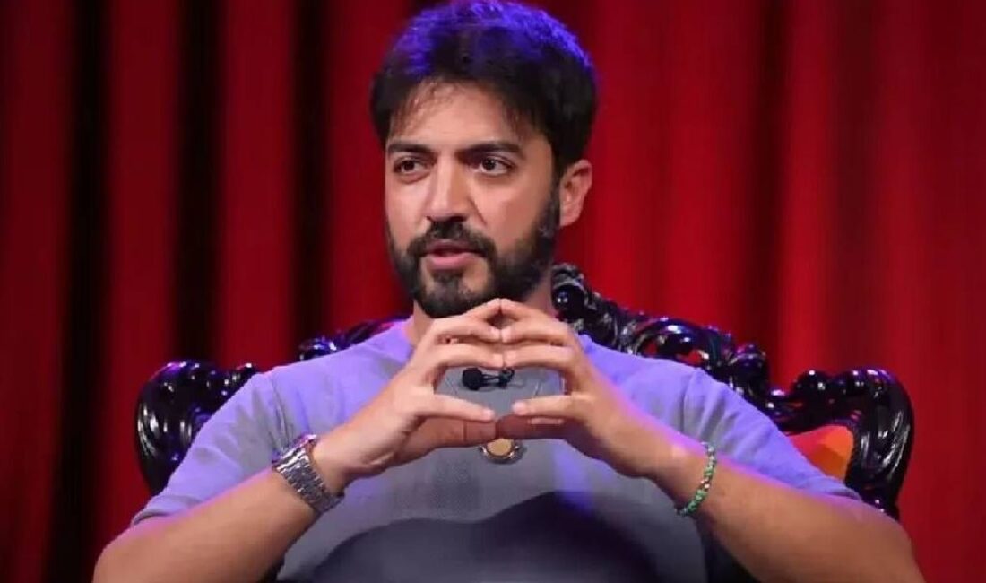 Şarkıları kadar yaptığı sıra dışı açıklamalarla da sık sık gündeme