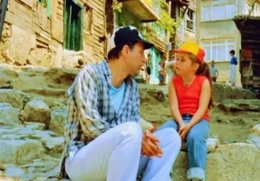 Yeşilçam'ın efsane filmlerinden "Garip"in minik yıldızı yıllar sonra yeniden gündemde.