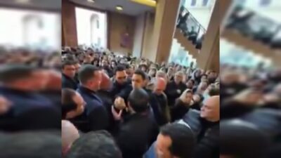 Ermenistan’ın başkenti Erivan’da düzenlenen dini tören sonrası yaşanan olay, ülke